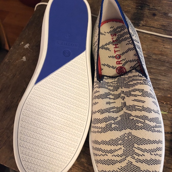 rothys tiger sneaker